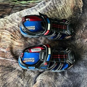 Sketchers light up boys sandals size 12